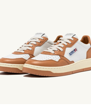 SNEAKERS MEDALIST LOW BICOLOR IN PELLE BIANCA E SAND STORM AUTRY 51410 dettaglio Designer Sales